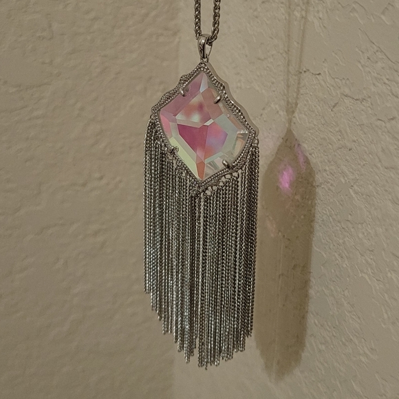 NWT KENDRA SCOTT FACETED DICHROIC SILVER NECKLACE - Picture 2 of 15